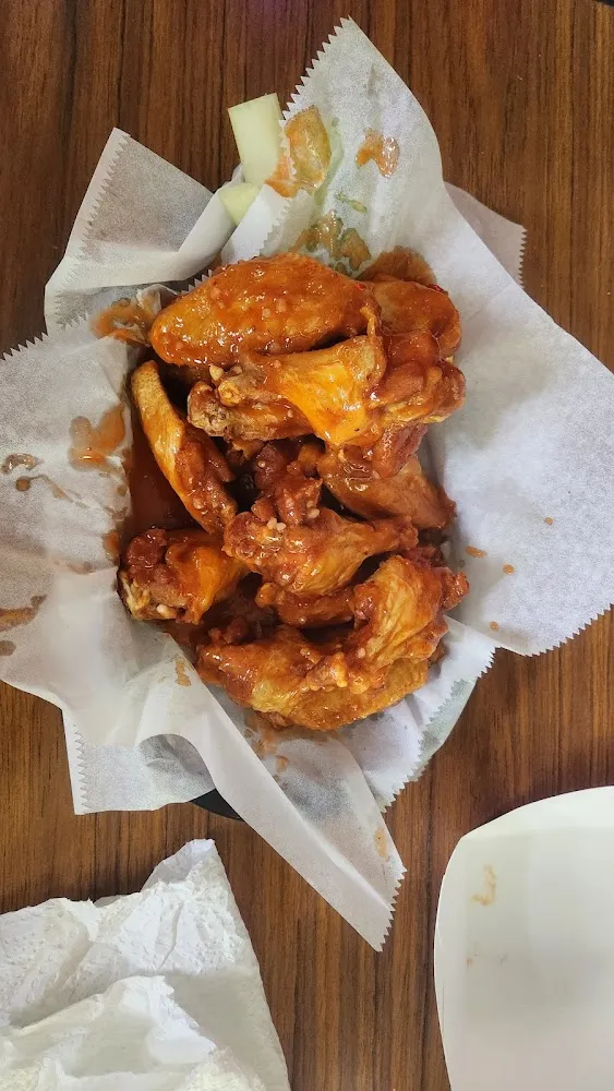 Hot Garlic BBQ Wings